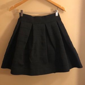 EXPRESS black flare mini skirt (small)